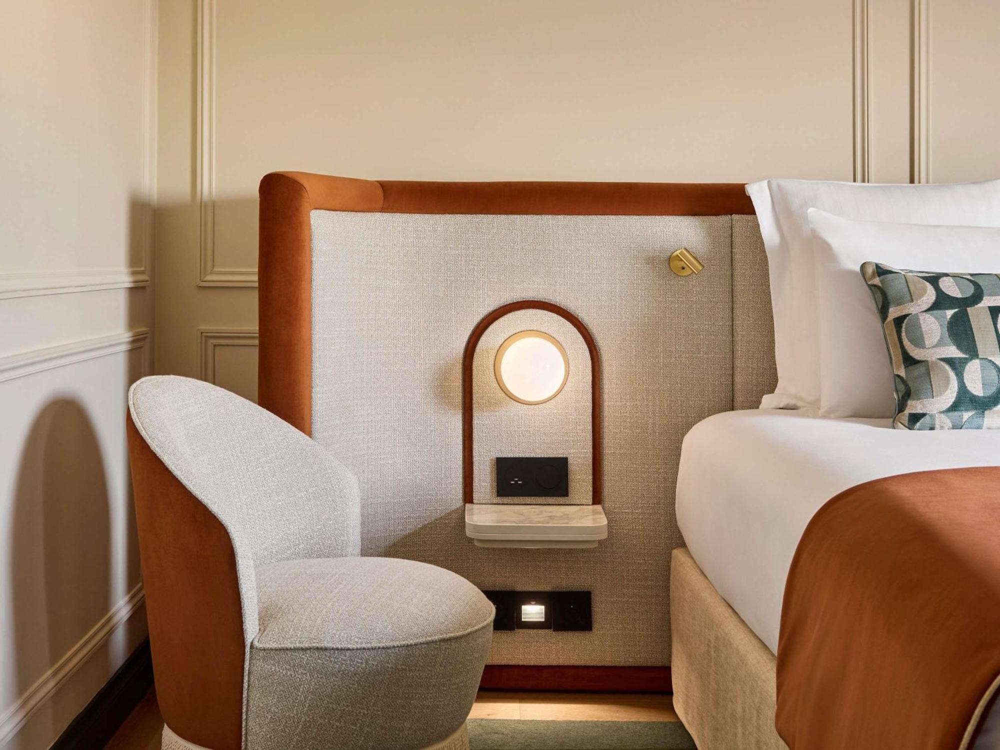 Deluxe Room One King Bed
